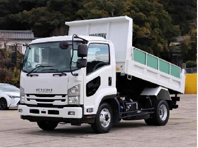White Isuzu Elf 6-wheel dump truck