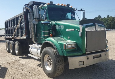 Green Kenworth T800 10-wheel dump truck